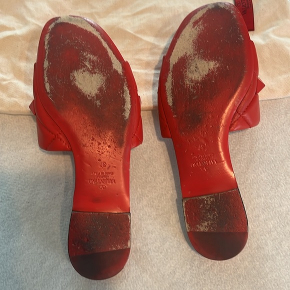 Valentino Rock Stud slides. Vibrant Red. Size 37 - Picture 5 of 5